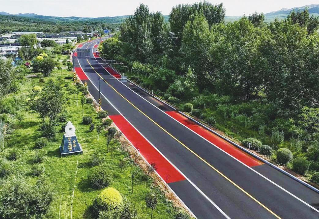 27.1公里長的紅山大道是一條引領(lǐng)旅游風(fēng)尚、展現(xiàn)自然與文化之美的紐帶。朝陽發(fā)布供圖